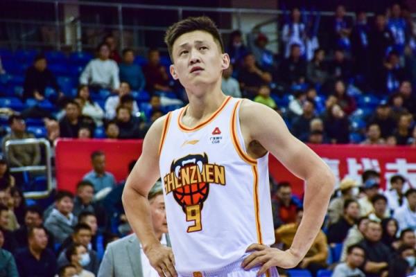 教練教你打籃球！周鵬13中10砍24分&生涯總得分升歷史第十三！